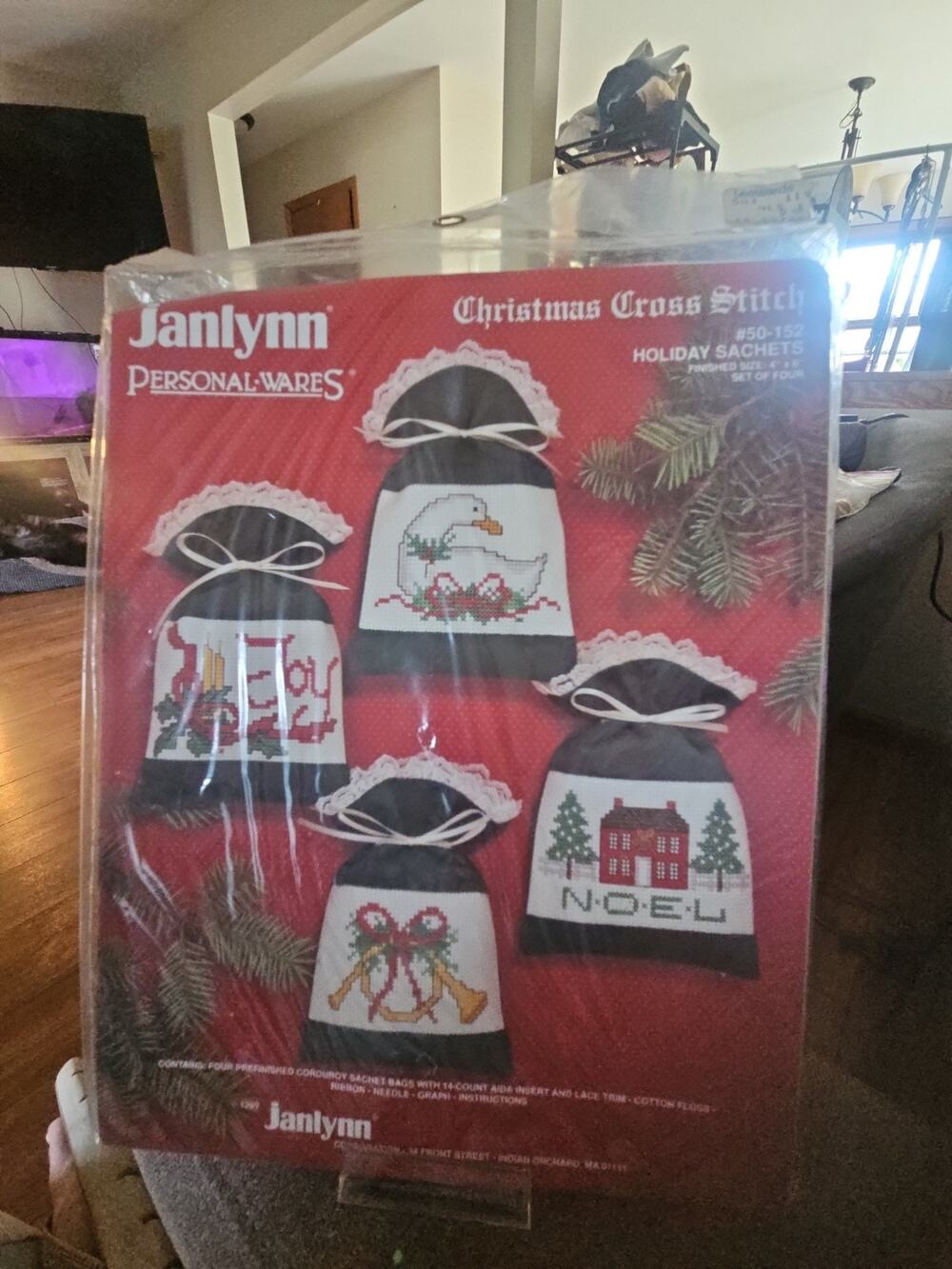 Janlynn Christmas Cross Stitch Kit Holiday Sachets #50-152 Vintage 1989